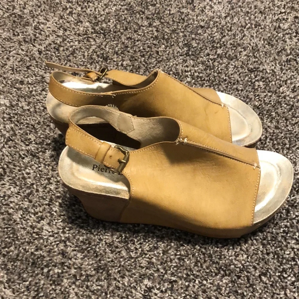 Women's Tan Slingback Open-Toe Sandals - Unbranded